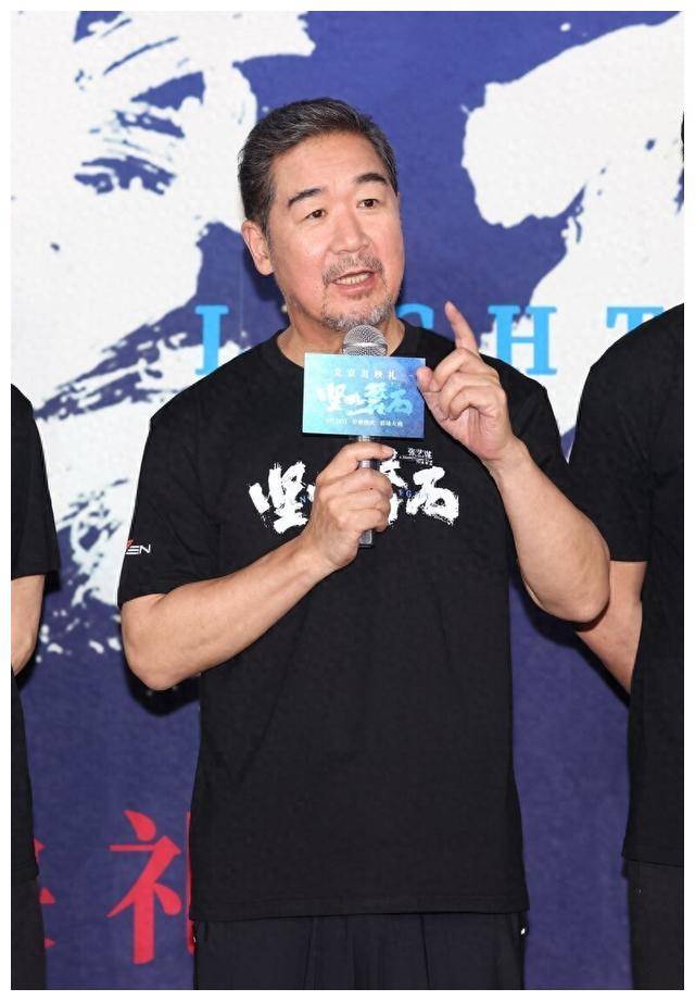 原创张国立的绯闻传闻探秘荣辱瞬间无畏风浪傲视众山