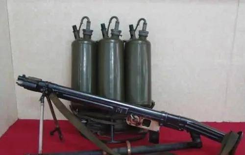 1979年喷火兵为坦克连报仇1人摧毁9个暗堡火线提拔为副连长