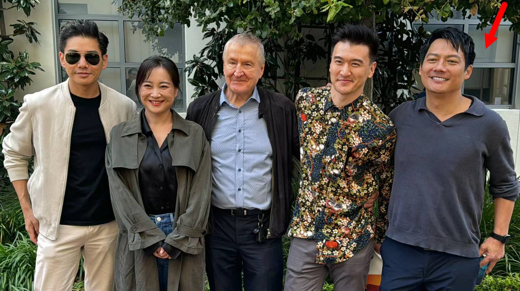 原创贾玲现身好莱坞片场脸上皱褶引关注吴彦祖跟周迅前夫慕名而至