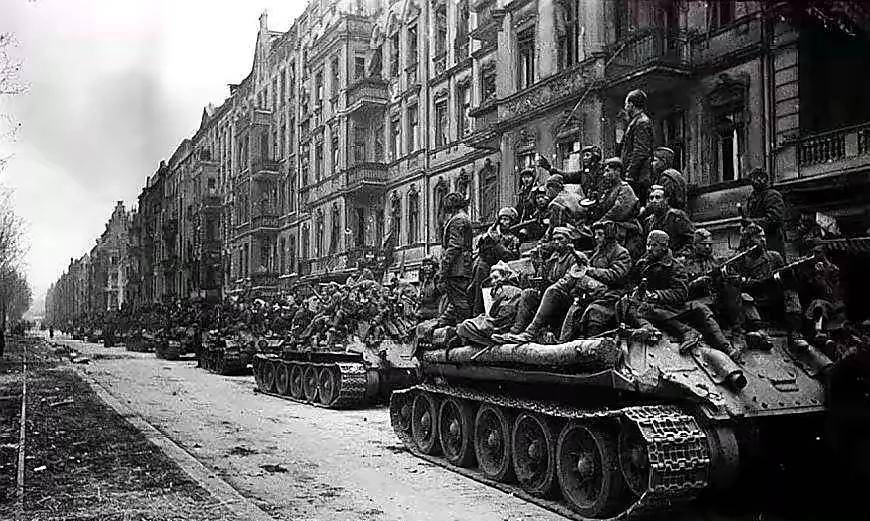 原创浅谈国会大厦保卫战第三帝国最后的顽强