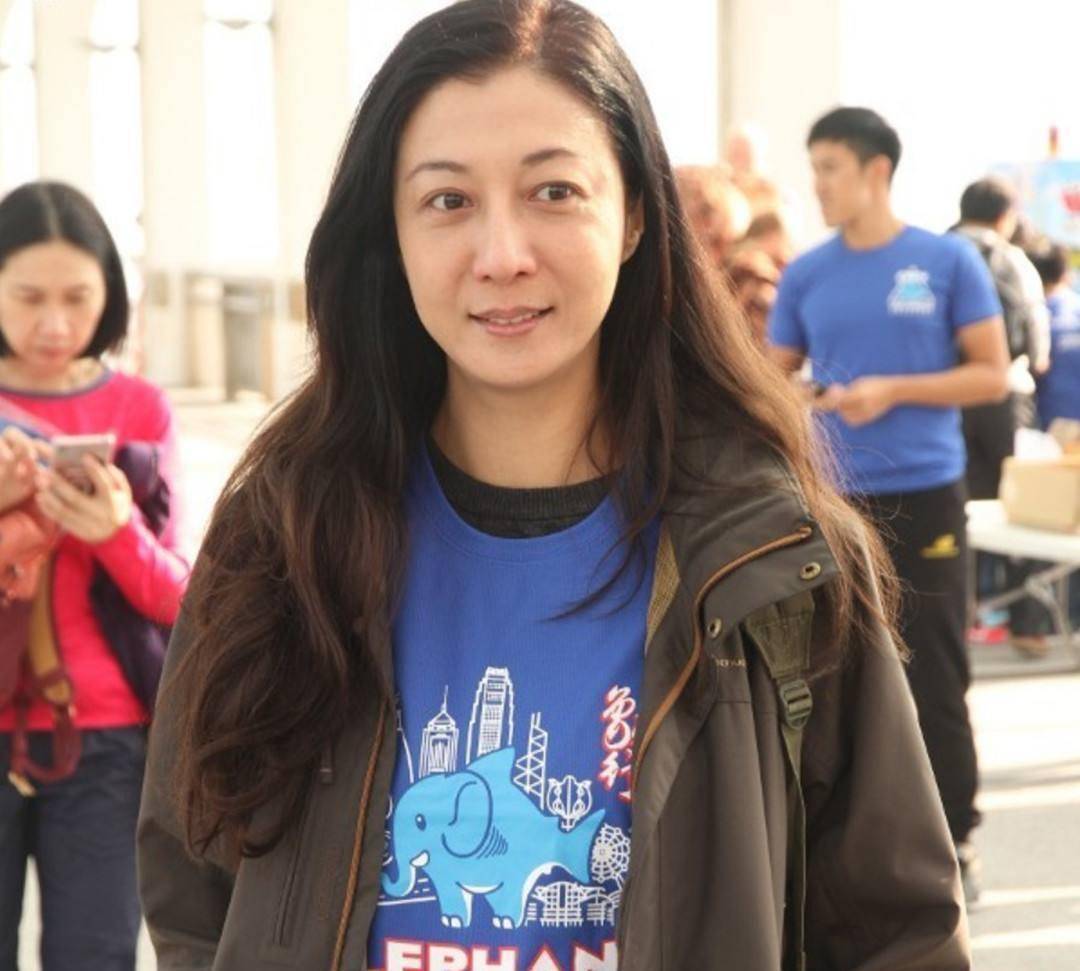 原创为小龙女争家产网曝吴绮莉想要争夺成龙家产经纪人出面否认