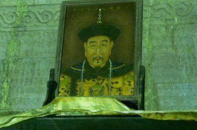 后来溥仪去收殓的时候,连尸骨都找不齐全.