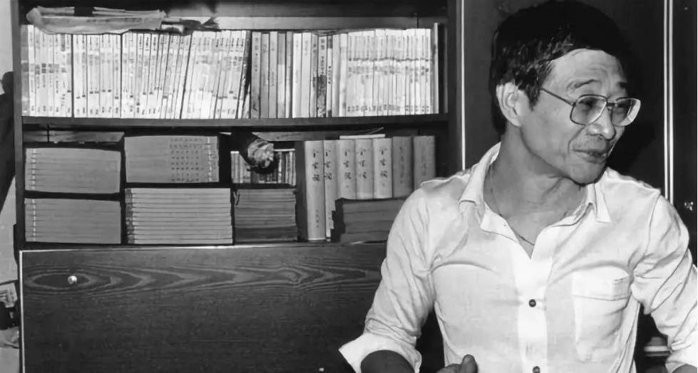 18岁未婚先孕,33年拒与子相认,抢闺蜜男友,写出《我的前半生》_倪匡