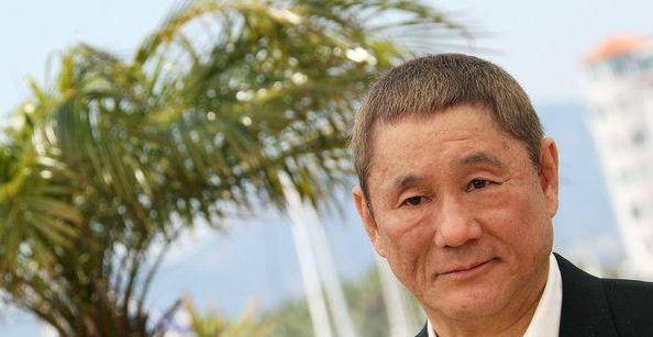 72岁离婚遭情妇抛弃殴打记者骂首相这个糟老头子活得真可爱