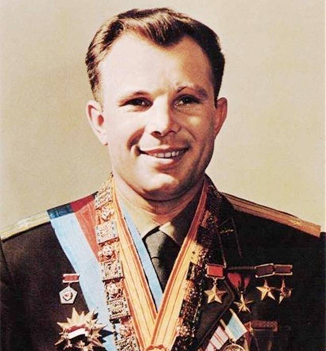 医学史上的奇迹:为自己切除阑尾的大夫,和加加林同时代的英雄_罗格