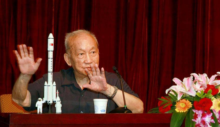 中国耗巨资让他去留学,学成后却为美国设计武器,如今晚景凄凉_林烨