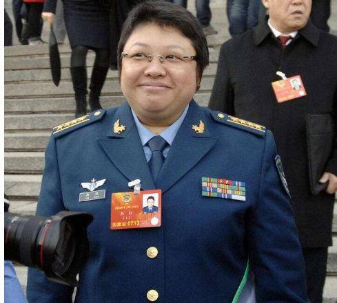 韩红和宋祖英,是我国的"女将军"吗?她俩都不是,她才是_李贞_军衔_皇帝