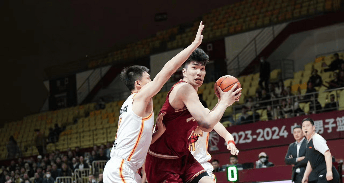 沉梓捷内线强投,于家豪再次扣篮,贺希宁外线开炮,程帅澎外线还击.