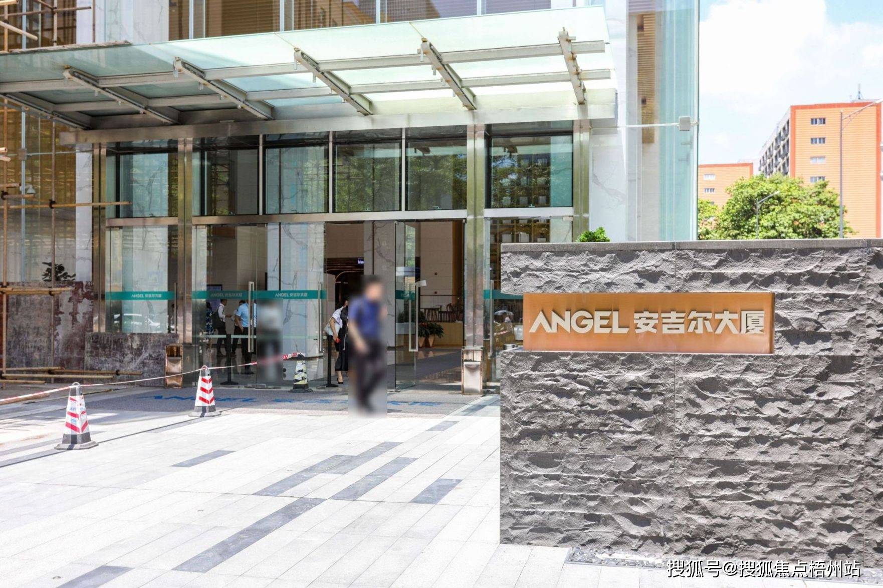 深圳安吉尔大厦租120人独立办公室精装修带家具交通便利可注册