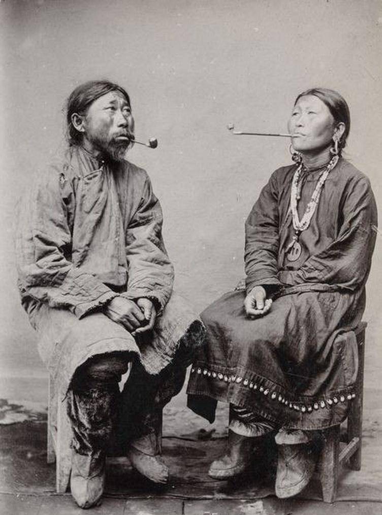 原创晚清最大岛屿库页岛土著们毛发浓密身材矮小被沙俄屠杀殆尽