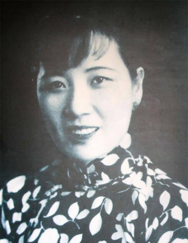 母亲兄长皆反对她的婚事,她摇身一变,将自己打造成"总统夫人"_宋美龄