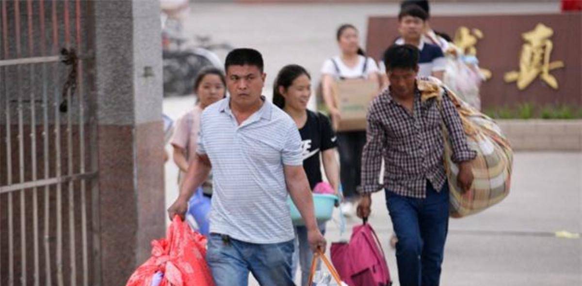 原创在我眼中的70后奔五的一代人辛苦的一代人也是无奈的一代人