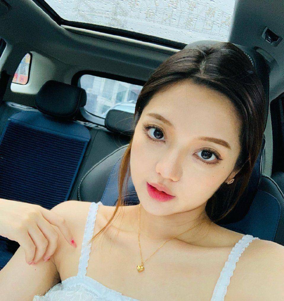 原创原创快乐星球冰柠檬扮演者张兆艺升级当妈晒出女儿正脸照回怼恶评