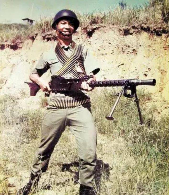 1979年,台军连长泅渡大陆,后成世行副行长,父亲去世隔空祭拜_林正义