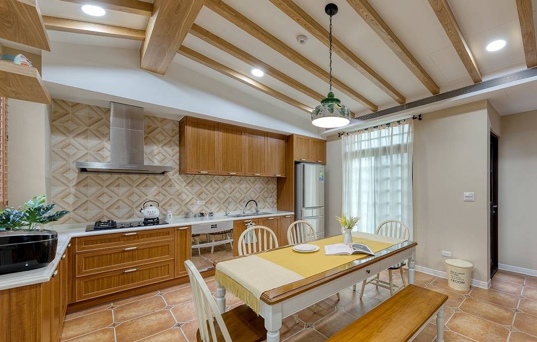 古朴自然,厨房天花板设计太巧妙了_空间_百叶窗_风格