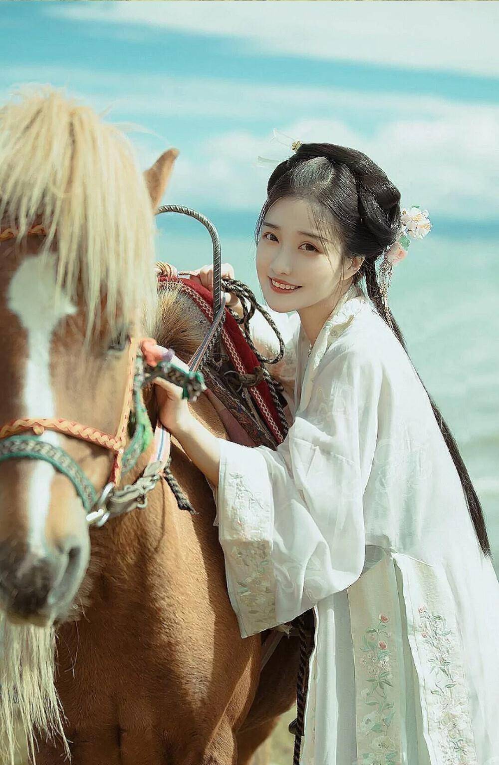 她对他百般好万般情,他却时而爱时而恨_姚萱_马车_叶沁