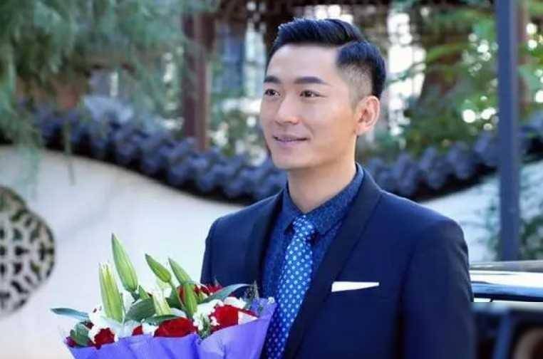 陆毅同窗女子初恋伴16年零绯闻15岁儿子非复制版老爸