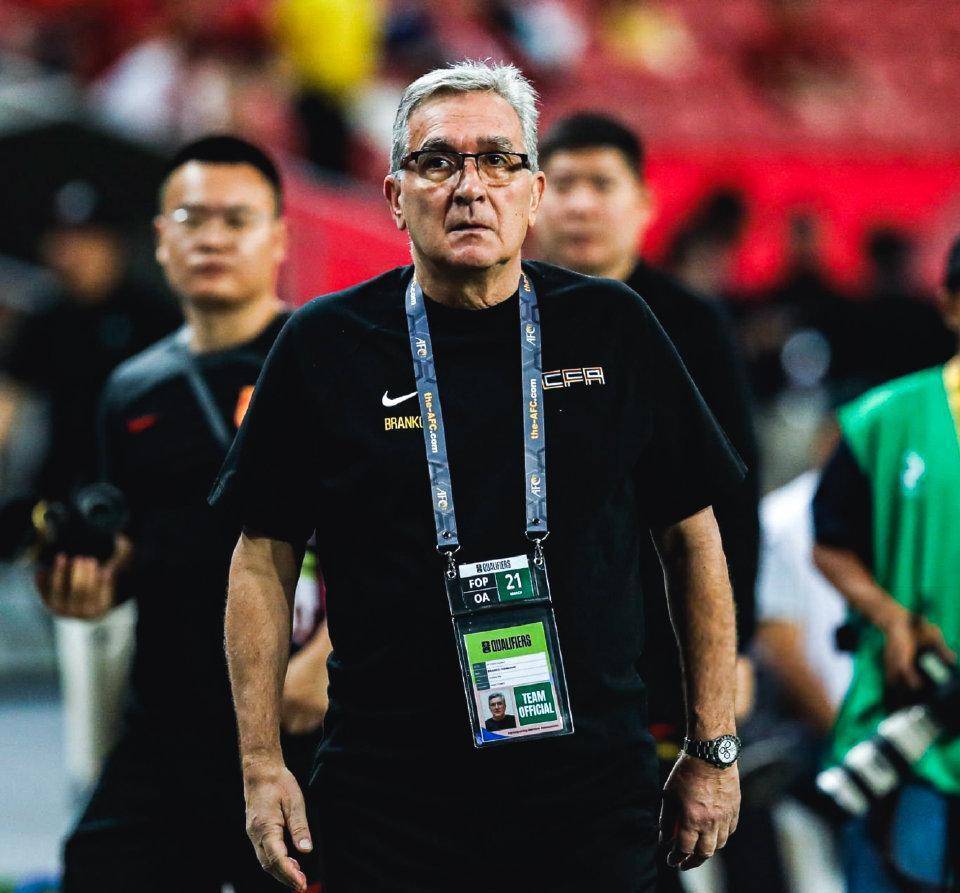 原创毫无下限一场22送给鱼腩首分国足队长被踢退役创2大记录