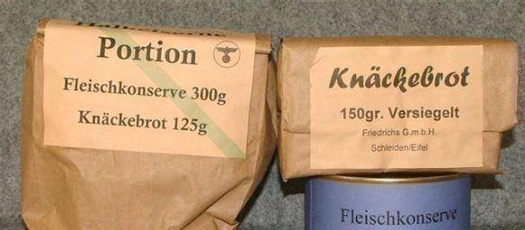 德军野营炊事车,任何正规军队的士兵都不认为野战应急食品是啥好东西