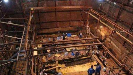 位于江西省南昌市,在海昏侯墓中考古人员挖出了十多吨的宝物,仅仅是