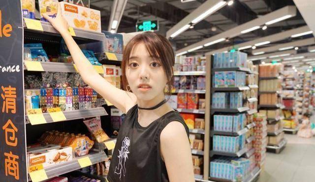 比较早的由全民选秀开始的女团,根据相关爆料,参加的选手分别是许佳琪