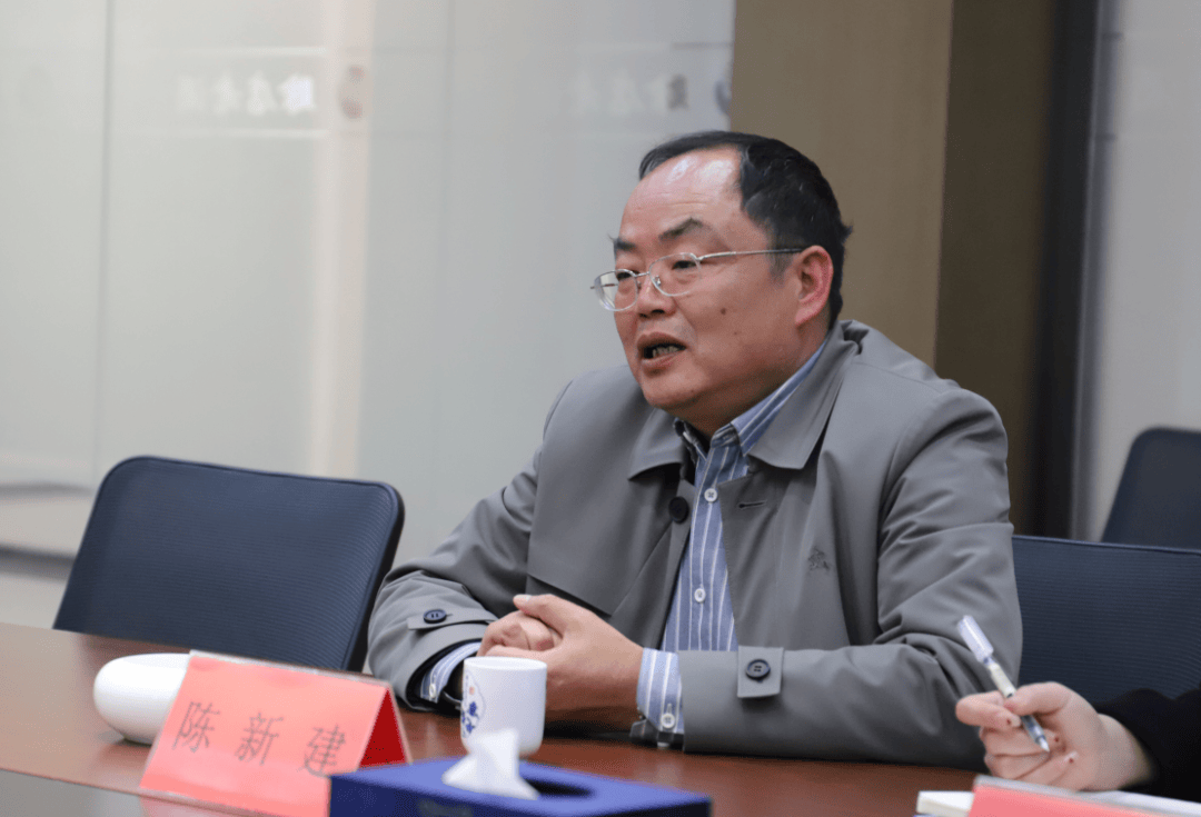 赊店老酒股份有限公司副总经理陈新建向河南省环保联合会长期以来的