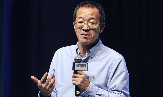 这和俞敏洪年轻时期受苦经历有关,他说过"艰难困苦是幸福的源泉,安逸
