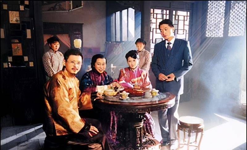 金锁记无性无爱的豪门婚姻扼杀的何止是尊严和人性