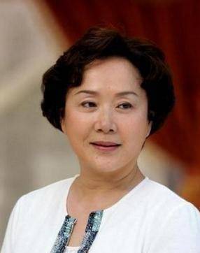 原创《囧妈》真成妈妈团,揭秘妈妈们身份,个个来头不小全是老戏骨!