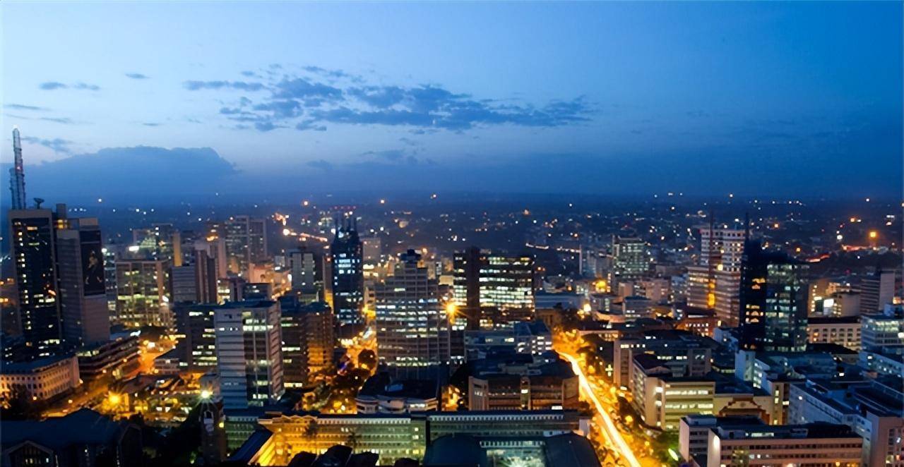 面积648平方公里,人口三百多万,是肯尼亚的政治,经济,文化和产业中心