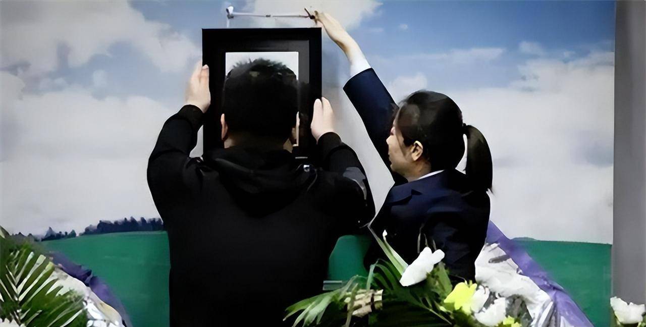 原创入殓师吴津娜19岁赴日学习为给死者选洗发水试验200多次