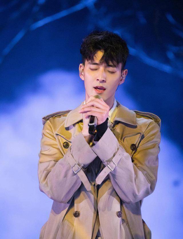 但是李承铉唱那么好就很令人吃惊,可见韩国歌手的素质还是很全面的