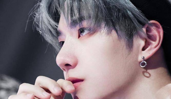 原创王一博如何做到又跩又火还大摩托滑板乐高买到破产