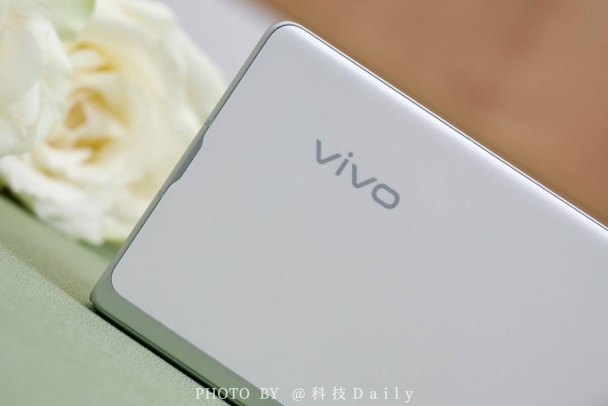 vivoxfold3轻羽白春日图赏