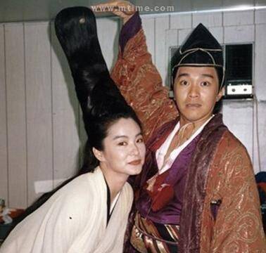 《鹿鼎记2:神龙教》电影中就出现过了,该片由周星驰,林青霞,李嘉欣