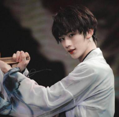 签约新主持,期限长达5年之久,还是来自偶像男团_丁程鑫_节目_消息