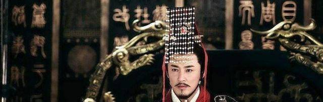 原创古代皇帝的冠帽上为什么要挂珠帘