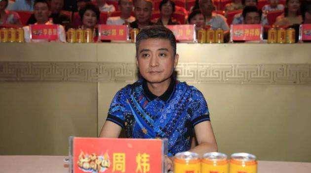 我认为《梨园春》这档节目的问题很多,无论是主持人的风格,评委的选择