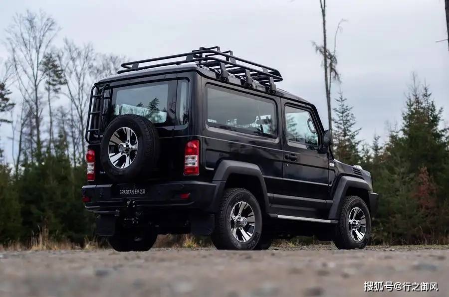 框架式底盘和g-wagen造型的车身与印度force motors公司的gurkha 4x4