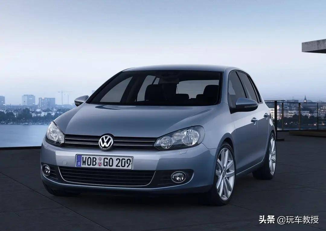 2008年,第六代高尔夫问世,借鉴了gti w12-650概念车的设计元素,连接