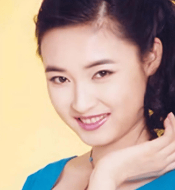 原创主持人桑晨爷爷是知名导演桑夫21岁进央视工作30年零失误