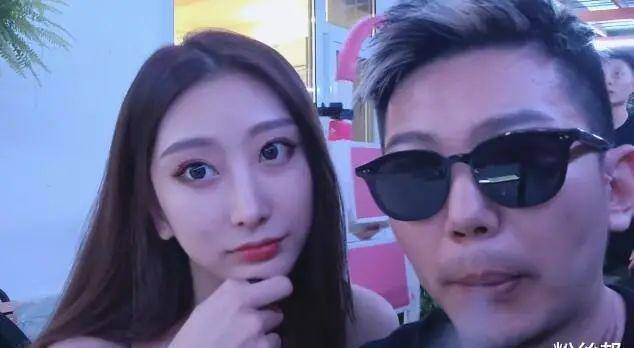 斗鱼女主播177生日小王哥宣布恋情撒狗粮会跟她开心过一辈子