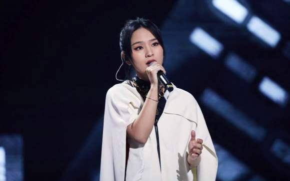 那届比赛的前三名李宇春,周笔畅和张靓颖现在都发展良好.