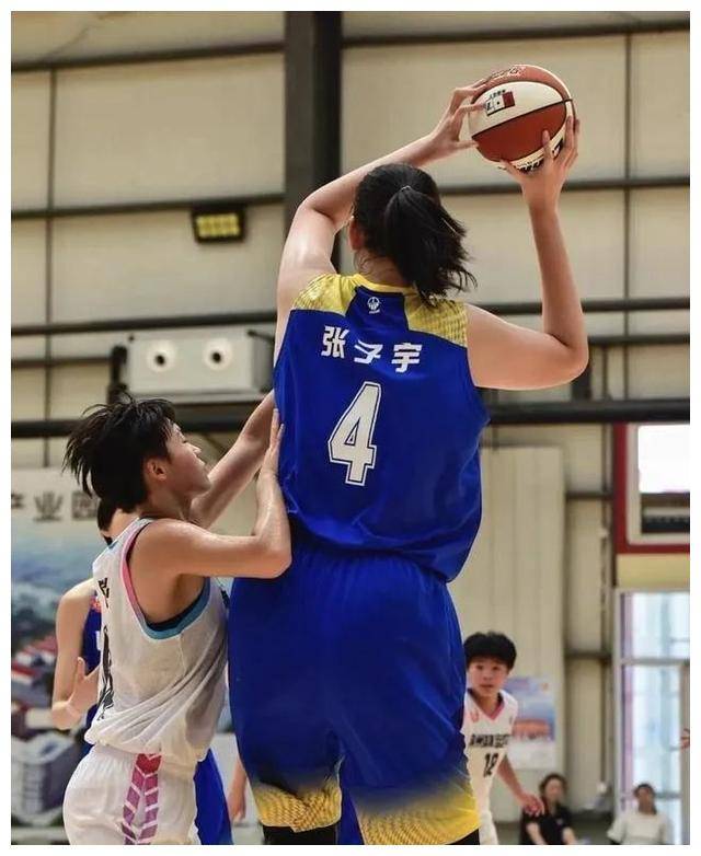 张子宇:中国女篮新希望! 拥有2米28身高,谱写新篇章!