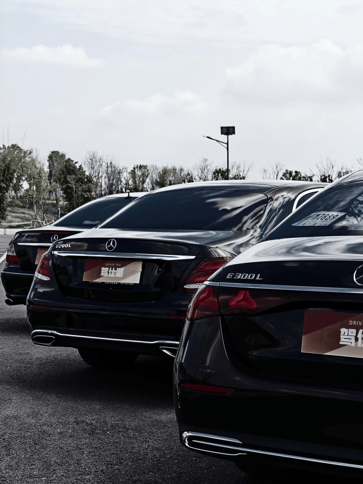 来自迈巴赫s级的后排头枕,也出现了v213上.