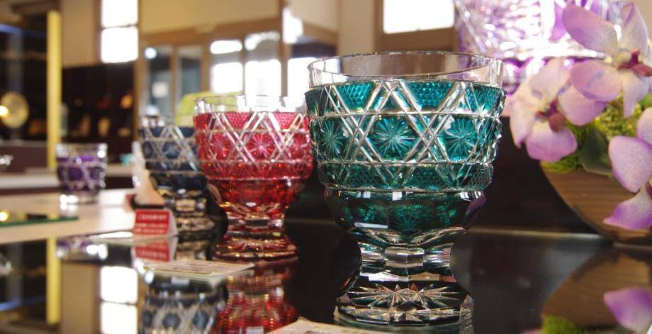 鹿儿岛著名的"萨摩切子",也是在集成馆事业发展出来的玻璃染色加工艺