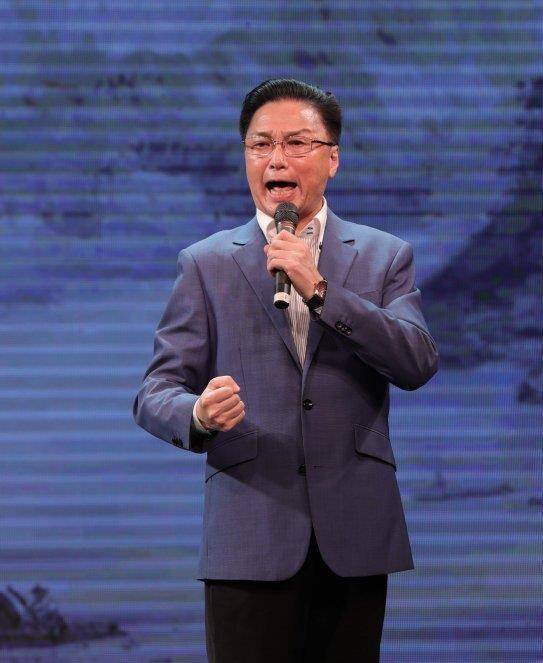 其他人除此之外还有同时代的一些演员,例如于魁智,张克,孟广禄,李军