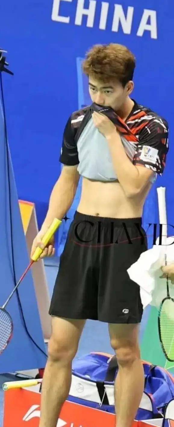 新晋羽毛球运动员:王昶不仅有颜值,而且球也打的很好哦!_梁伟铿_男双_