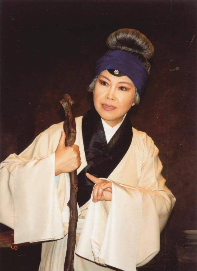 北京京剧院的三位名角迟小秋,王蓉蓉,赵葆秀吼戏趋向太严重_艺术_老旦