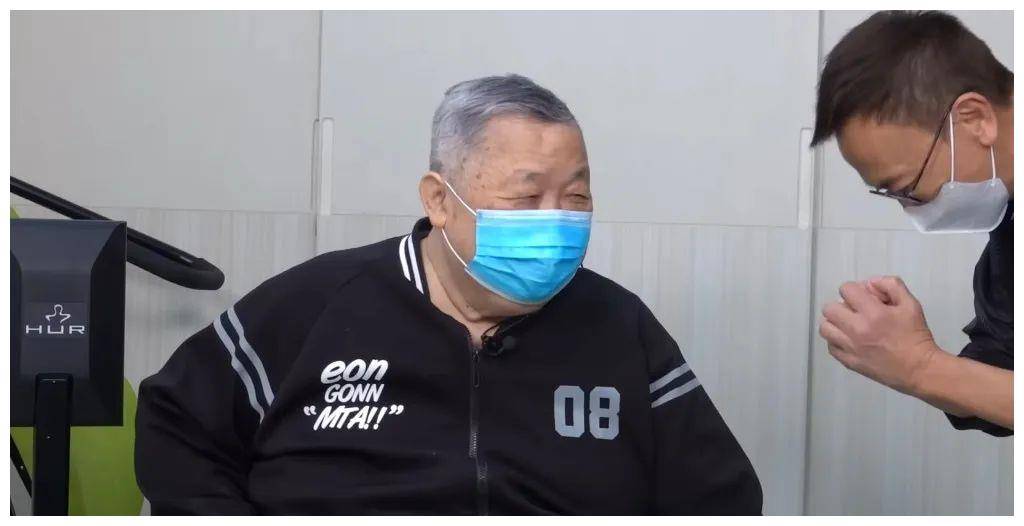 突发!76岁tvb老戏骨晚年独居跌倒入院,拒联络子女情况令人担心_秦煌_